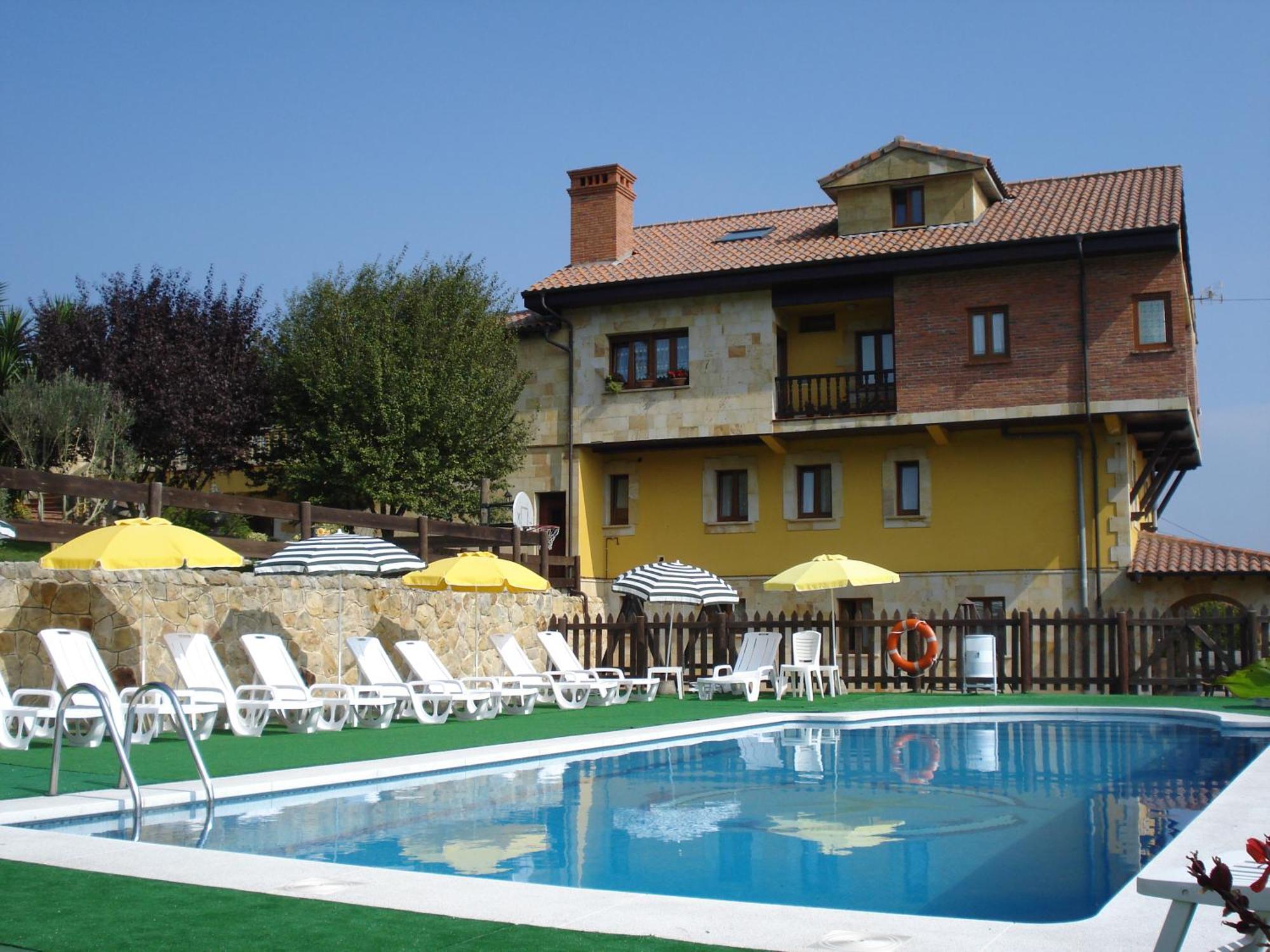 Apartamentos La Gloria Santillana del Mar Eksteriør billede