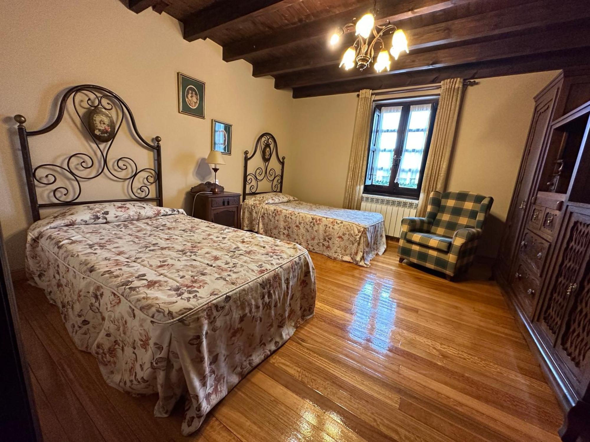 Apartamentos La Gloria Santillana del Mar Eksteriør billede