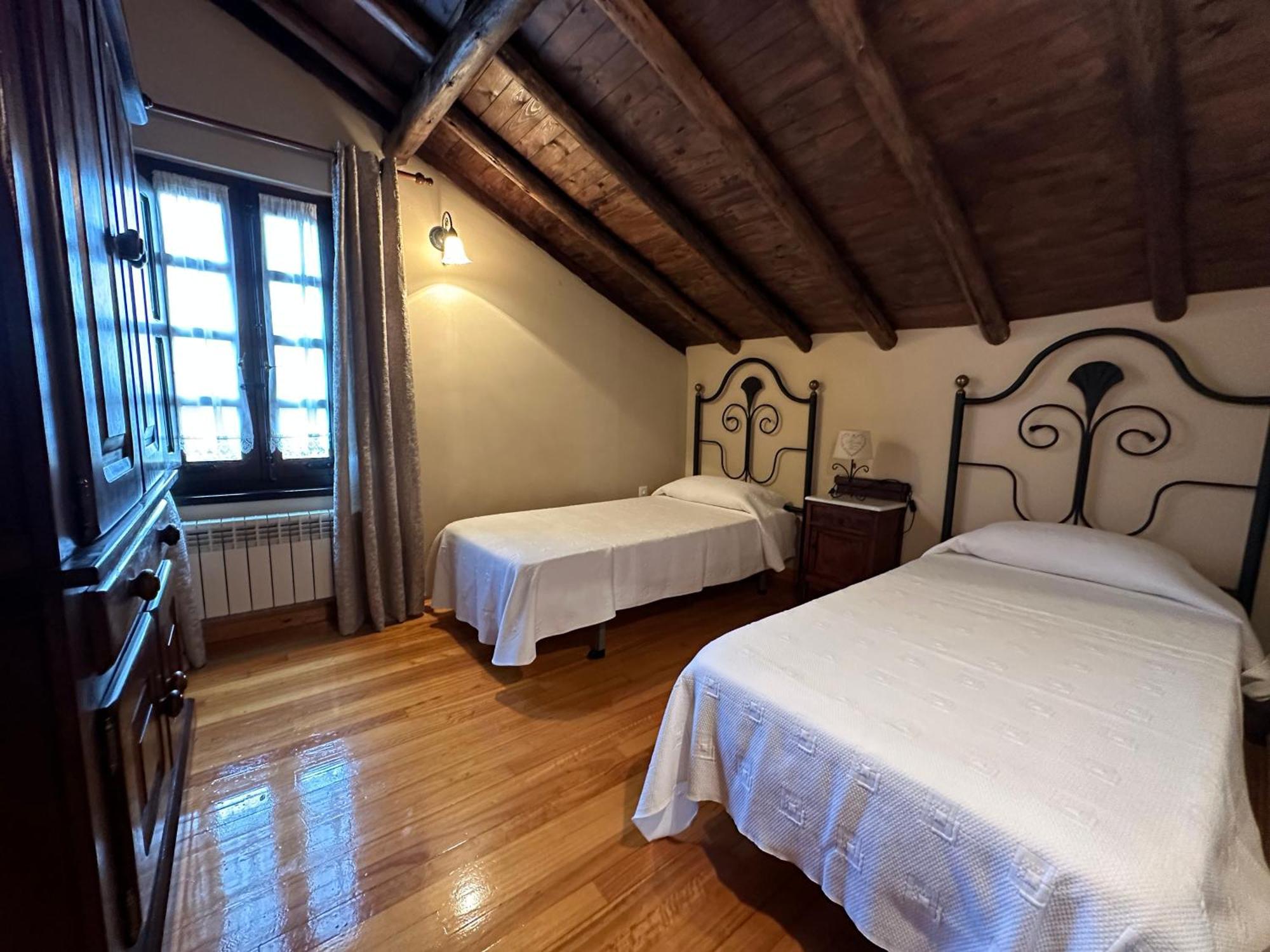 Apartamentos La Gloria Santillana del Mar Eksteriør billede